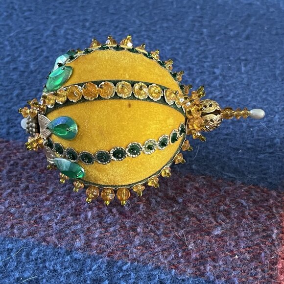 TWO Vintage Sequin Bead Push Pin Christmas Ornaments Hand Made Tassel 70s/80s - Picture 6 of 13